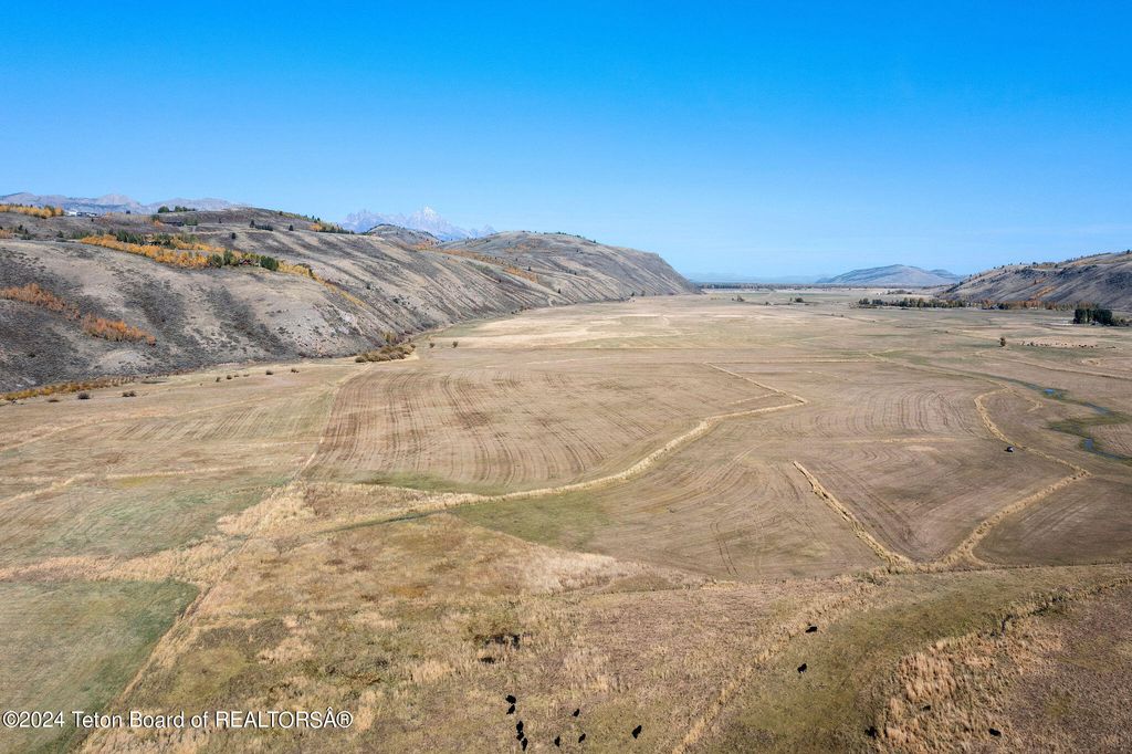 955 RED TAIL BUTTE Road, Jackson, WY 83001 photo 5