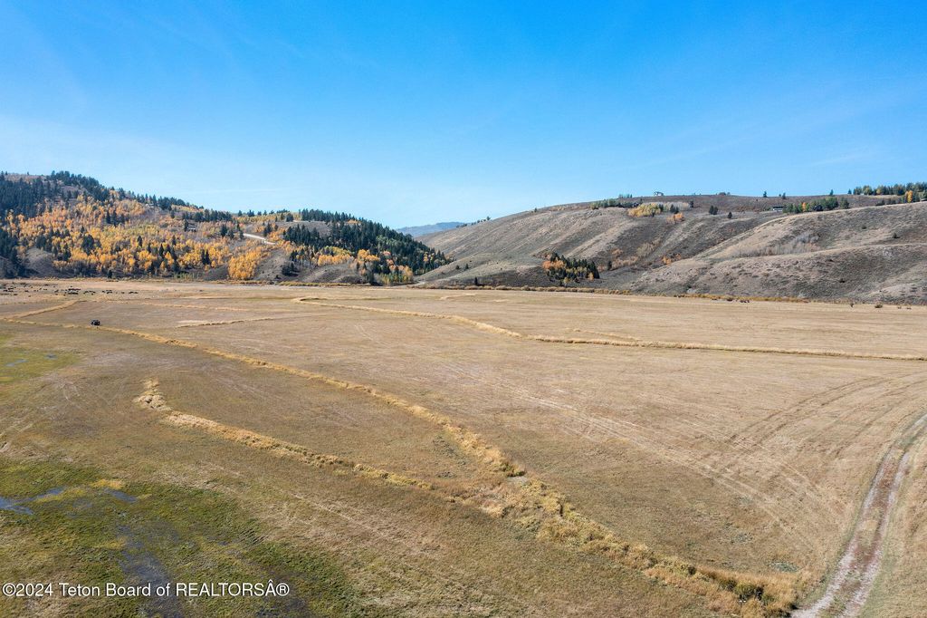 955 RED TAIL BUTTE Road, Jackson, WY 83001 photo 7