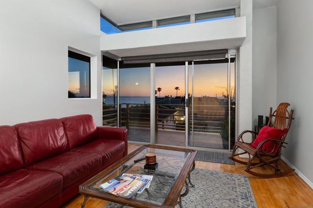82 Crystal Dr, San Diego, CA 92109