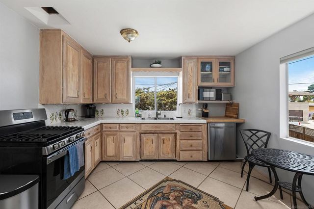82 Crystal Dr, San Diego, CA 92109