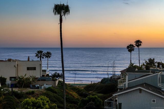 82 Crystal Dr, San Diego, CA 92109