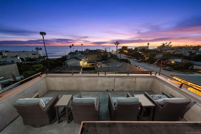 82 Crystal Dr, San Diego, CA 92109