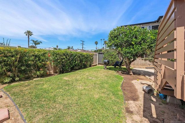 82 Crystal Dr, San Diego, CA 92109