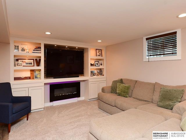 3214 N 78 Street, Omaha, NE 68134