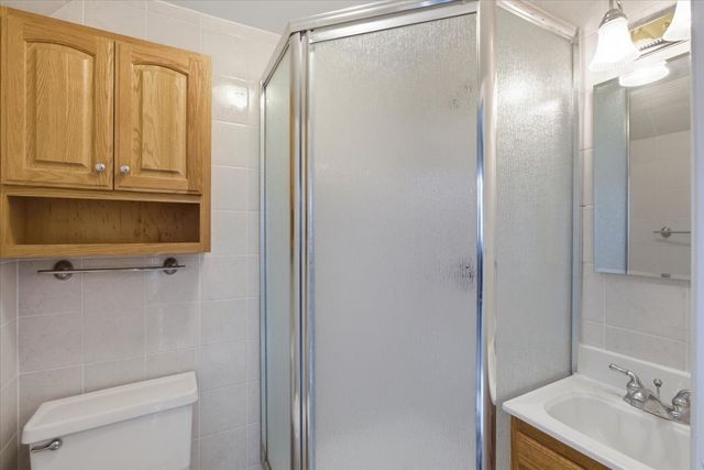 1590 Bayside Court, Hoffman Estates, IL 60192