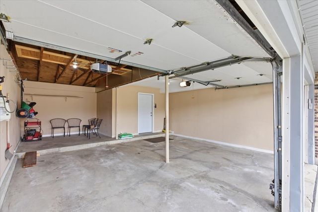 1590 Bayside Court, Hoffman Estates, IL 60192