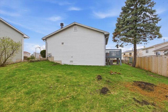 1590 Bayside Court, Hoffman Estates, IL 60192