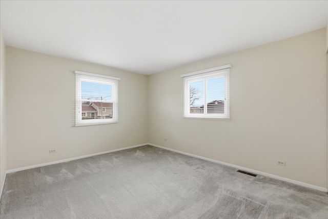 1590 Bayside Court, Hoffman Estates, IL 60192