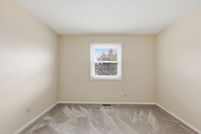 1590 Bayside Court, Hoffman Estates, IL 60192