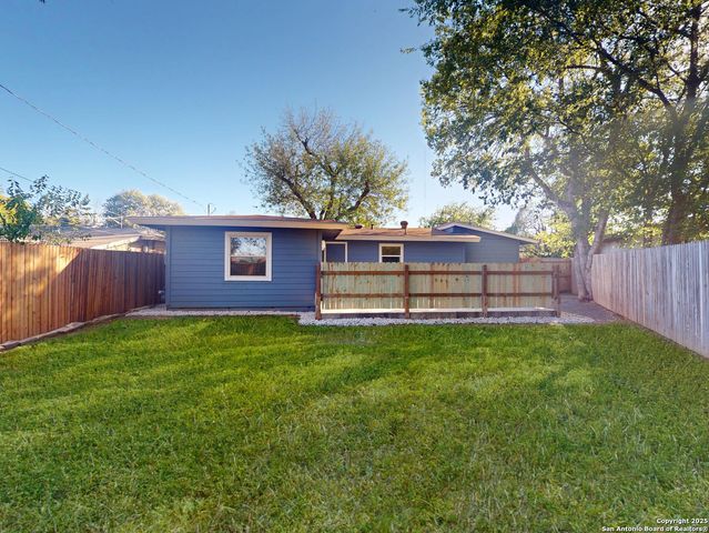 215 Artemis, San Antonio, TX 78218