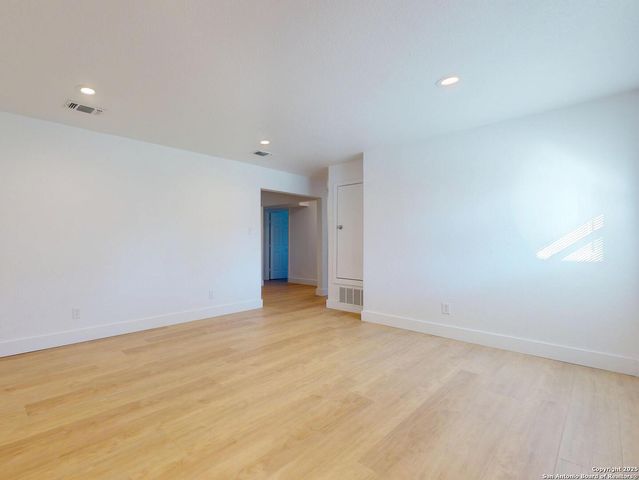 215 Artemis, San Antonio, TX 78218