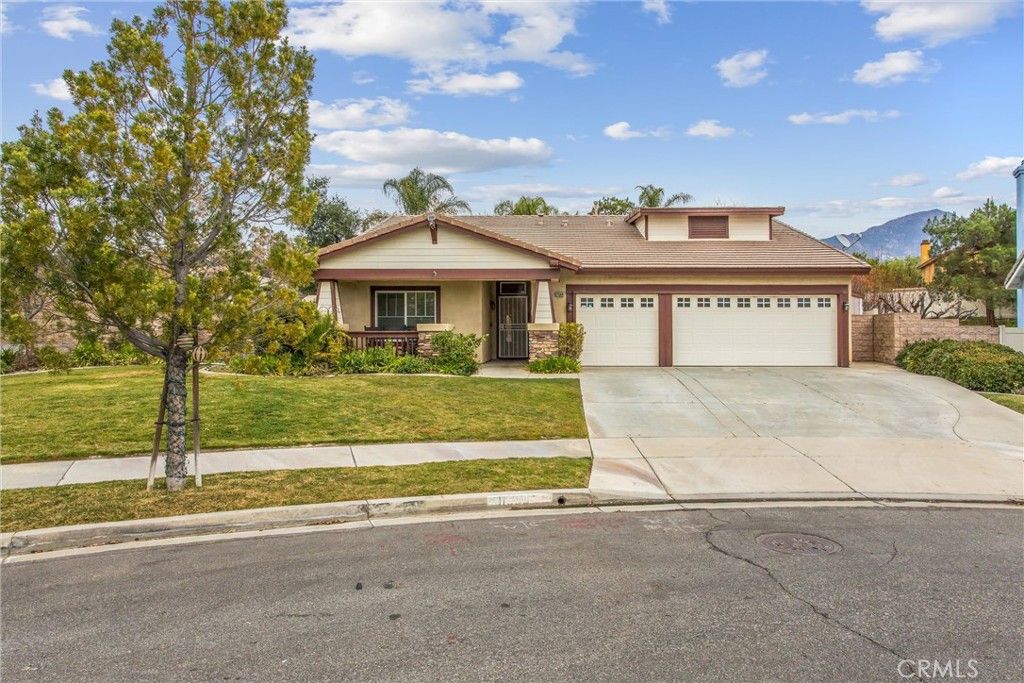 11568 Deerfield Drive, Yucaipa, CA 92399
