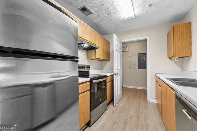 1202 Fairington Village Drive, Lithonia, GA 30038