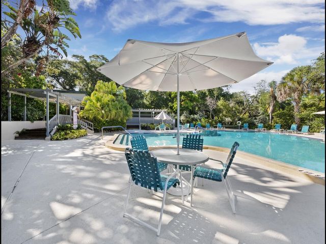 1511 PELICAN POINT DRIVE 280, Sarasota, FL 34231