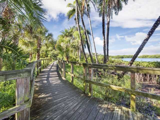 1511 PELICAN POINT DRIVE 280, Sarasota, FL 34231