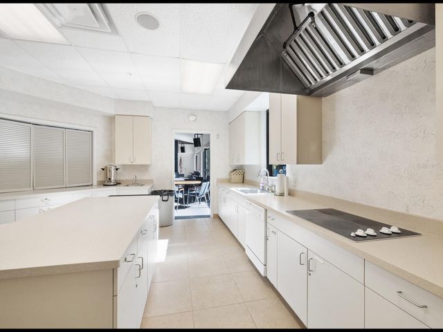 1511 PELICAN POINT DRIVE 280, Sarasota, FL 34231