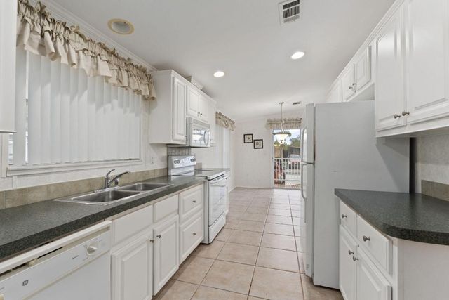 6910 SE Congress Street, Hobe Sound, FL 33455