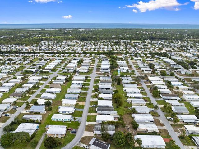 6910 SE Congress Street, Hobe Sound, FL 33455