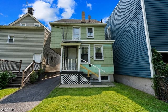 27 Cummings St, Irvington Twp., NJ 07111