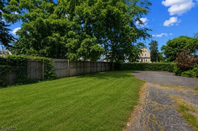27 Cummings St, Irvington Twp., NJ 07111