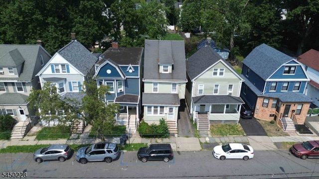 27 Cummings St, Irvington Twp., NJ 07111