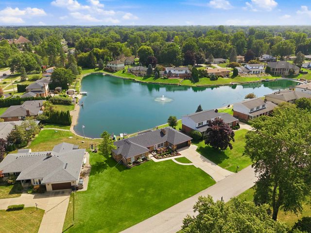 5726 Woodmire Drive, Shelby Twp, MI 48316