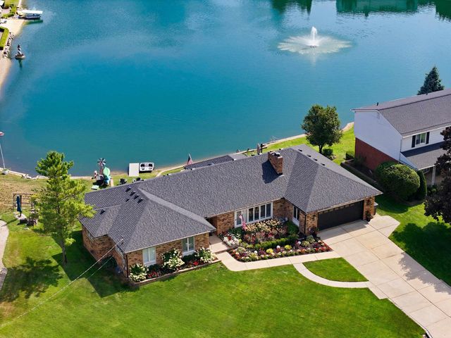 5726 Woodmire Drive, Shelby Twp, MI 48316
