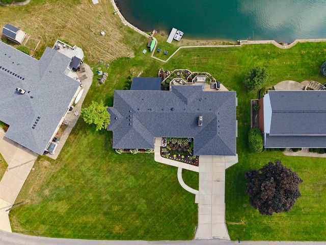 5726 Woodmire Drive, Shelby Twp, MI 48316
