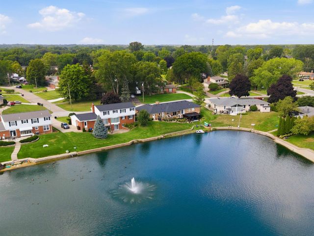 5726 Woodmire Drive, Shelby Twp, MI 48316