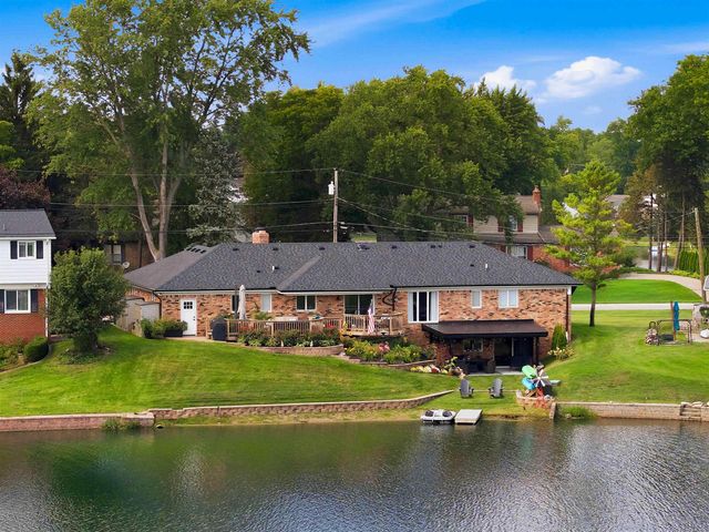 5726 Woodmire Drive, Shelby Twp, MI 48316