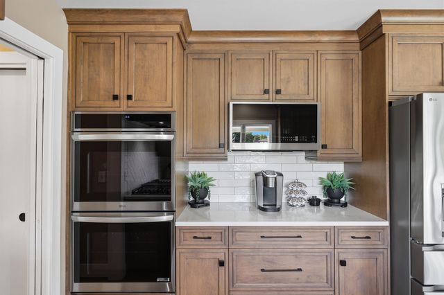 5726 Woodmire Drive, Shelby Twp, MI 48316