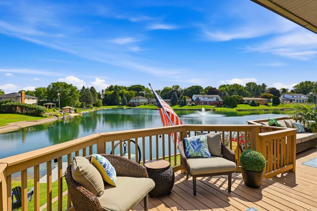 5726 Woodmire Drive, Shelby Twp, MI 48316