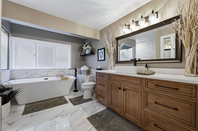 5726 Woodmire Drive, Shelby Twp, MI 48316