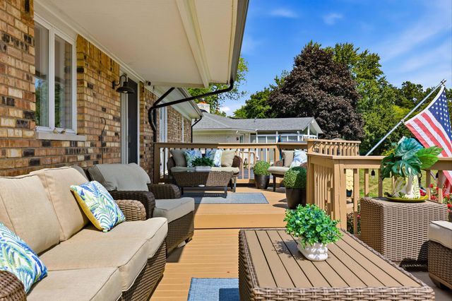5726 Woodmire Drive, Shelby Twp, MI 48316