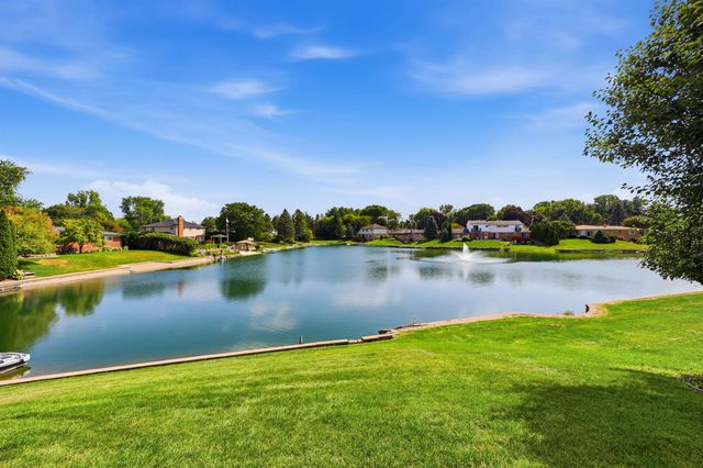 5726 Woodmire Drive, Shelby Twp, MI 48316
