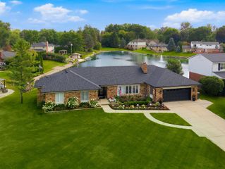 5726 Woodmire Drive, Shelby Twp, MI 48316