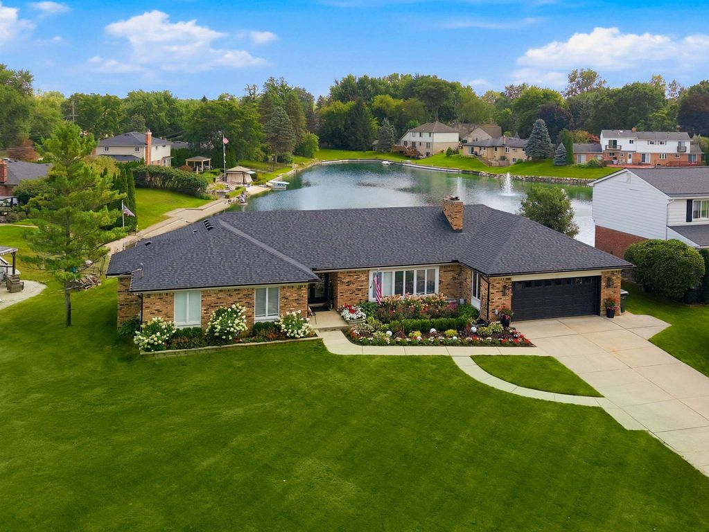 5726 Woodmire Drive, Shelby Twp, MI 48316