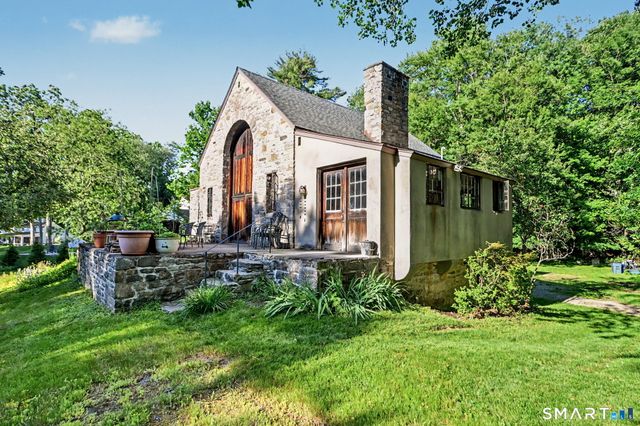 11 Hitchcock Road, Westport, CT 06880