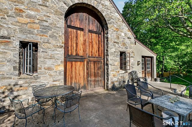 11 Hitchcock Road, Westport, CT 06880