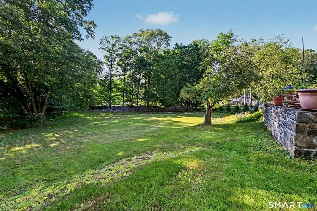 11 Hitchcock Road, Westport, CT 06880