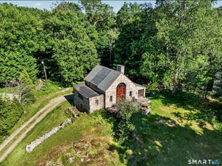 11 Hitchcock Road, Westport, CT 06880