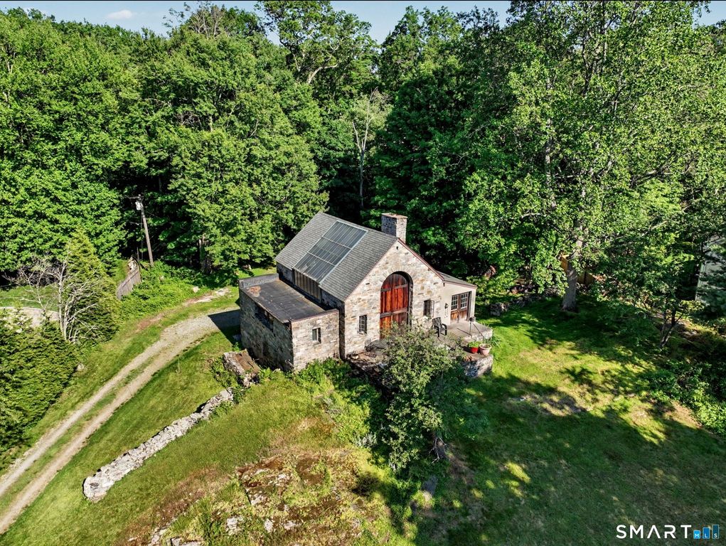 11 Hitchcock Road, Westport, CT 06880