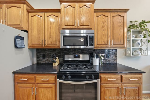 8012 Cottonwood Avenue, Claremore, OK 74019