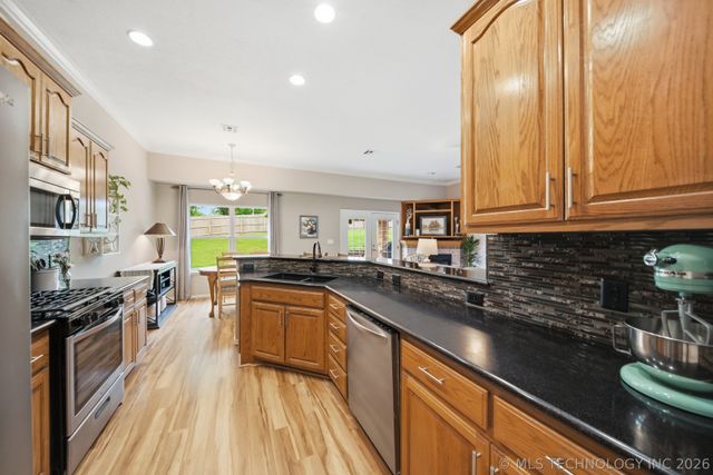 8012 Cottonwood Avenue, Claremore, OK 74019