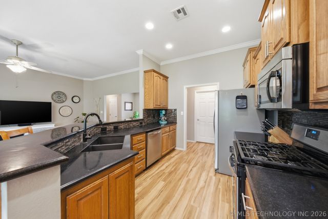 8012 Cottonwood Avenue, Claremore, OK 74019