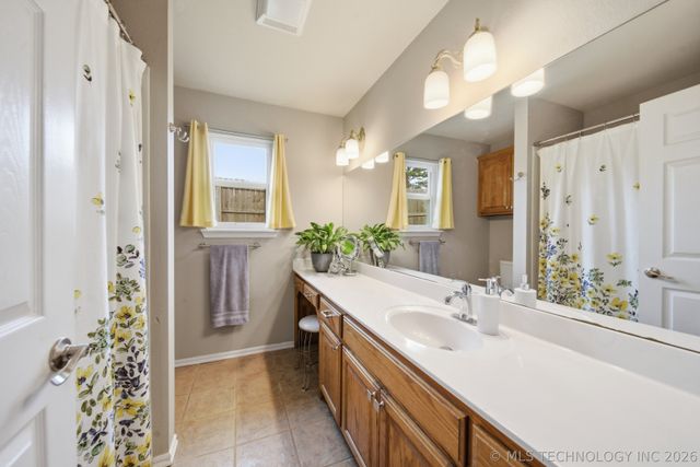 8012 Cottonwood Avenue, Claremore, OK 74019