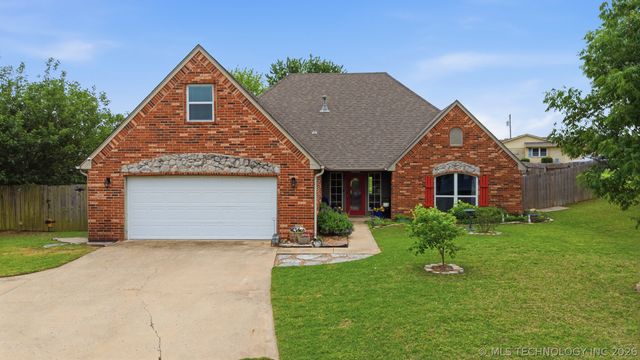 8012 Cottonwood Avenue, Claremore, OK 74019