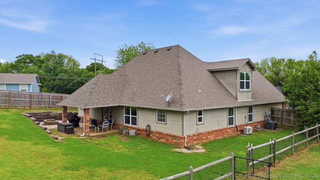 8012 Cottonwood Avenue, Claremore, OK 74019