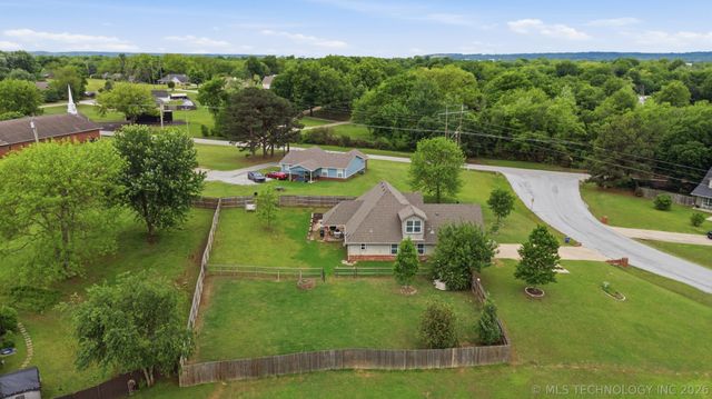 8012 Cottonwood Avenue, Claremore, OK 74019