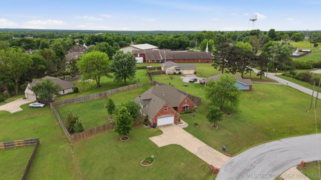 8012 Cottonwood Avenue, Claremore, OK 74019